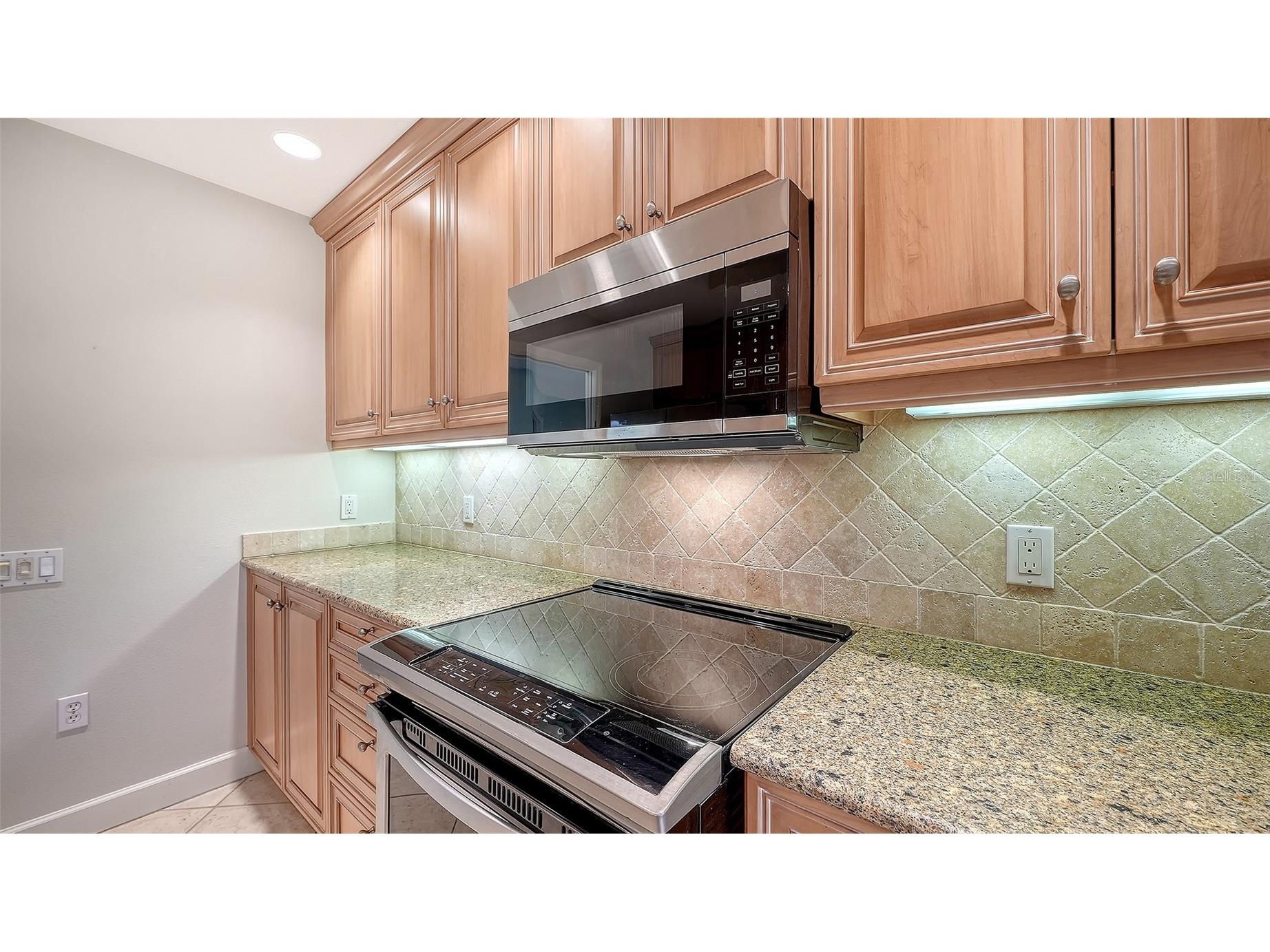 5211 Parisienne Place #101B27 Sarasota FL 34238 A4698331 image16