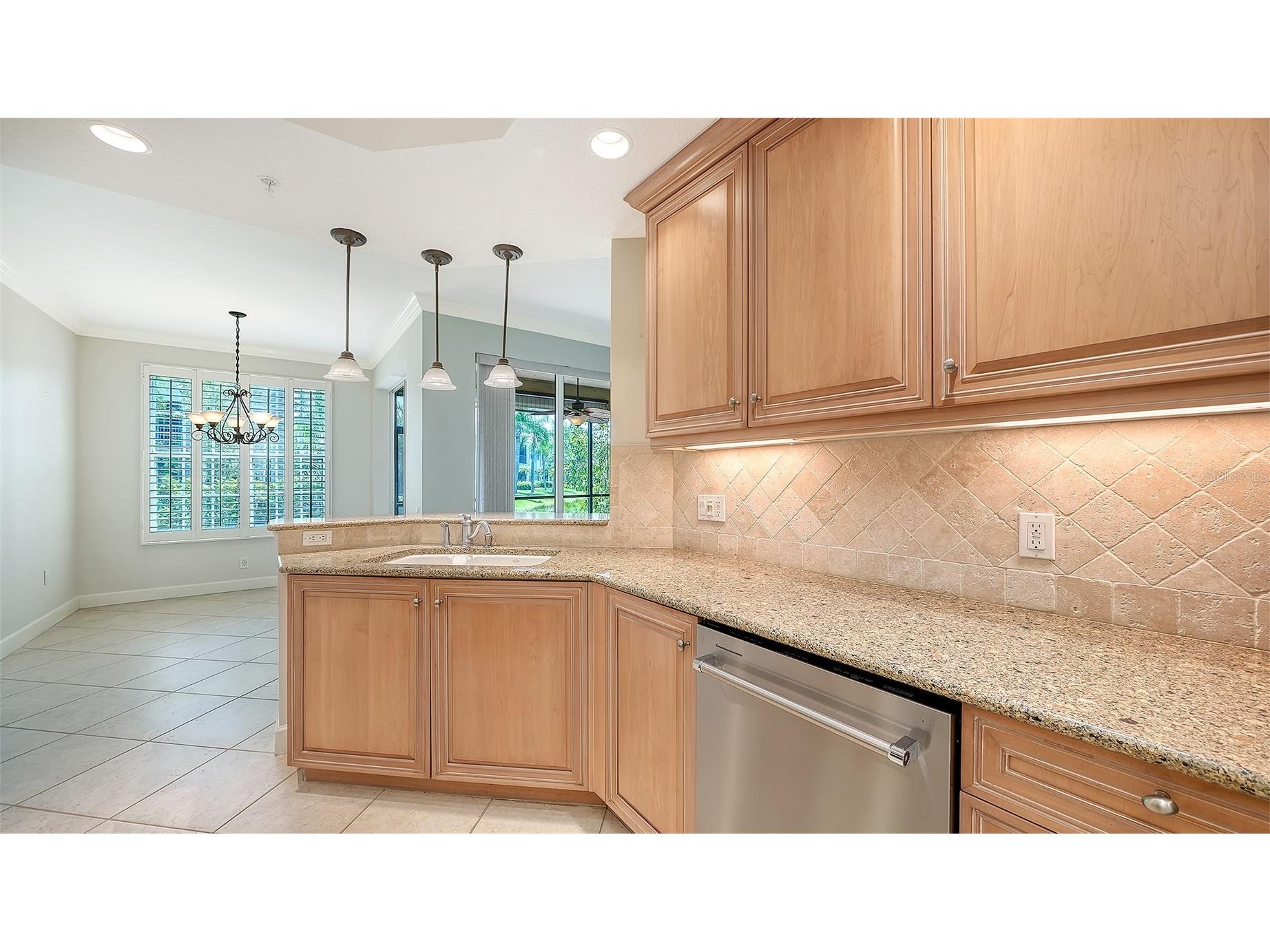 5211 Parisienne Place #101B27 Sarasota FL 34238 A4698331 image21