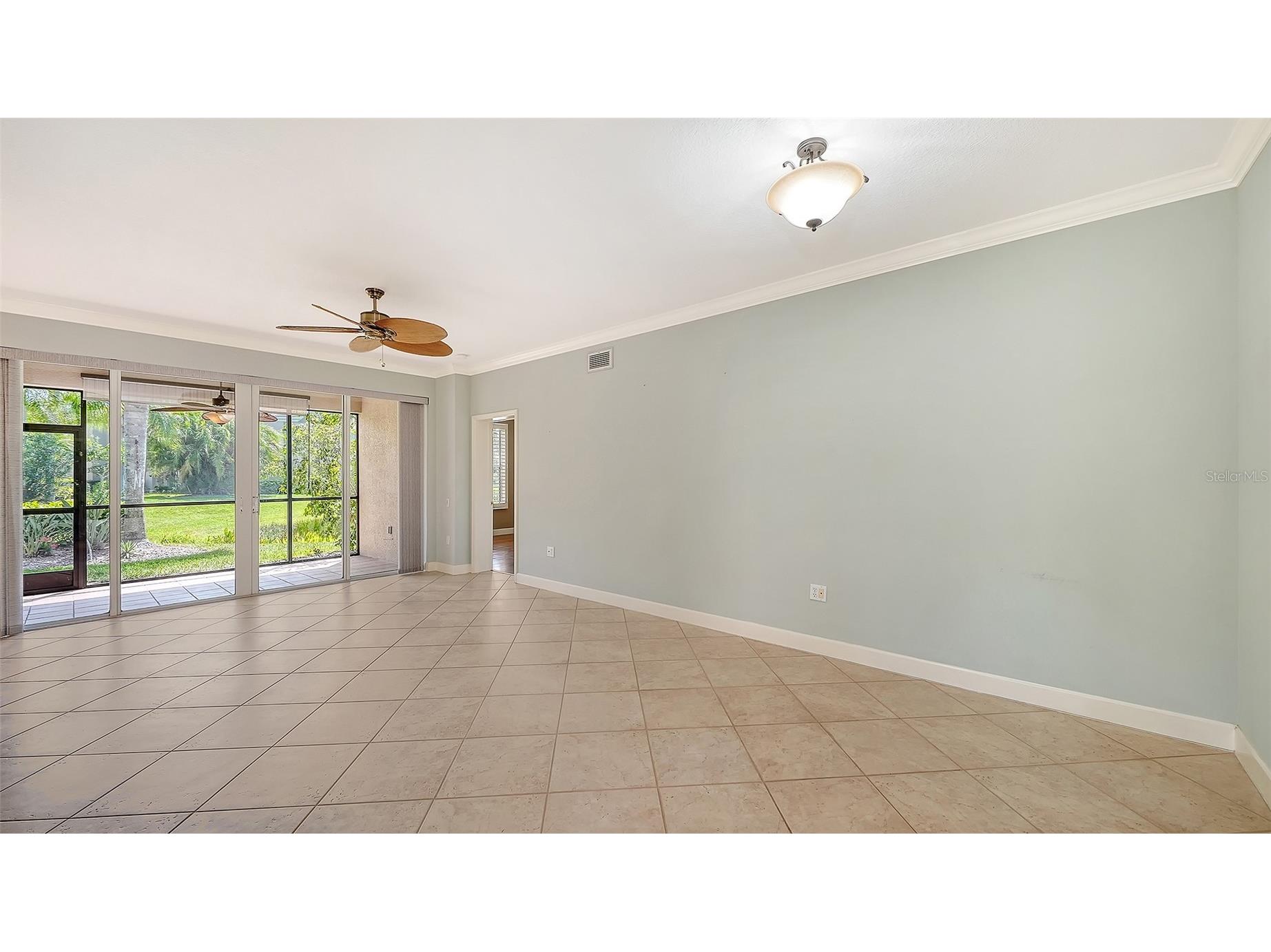 5211 Parisienne Place #101B27 Sarasota FL 34238 A4698331 image5
