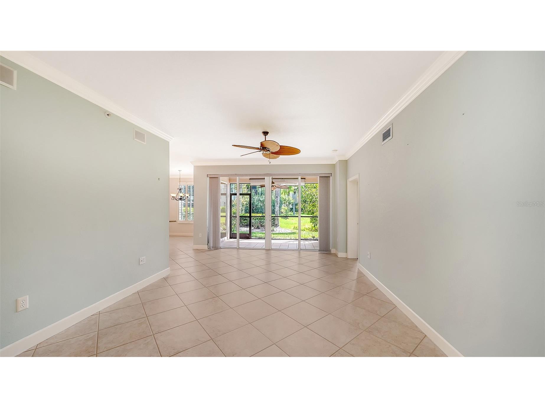 5211 Parisienne Place #101B27 Sarasota FL 34238 A4698331 image6