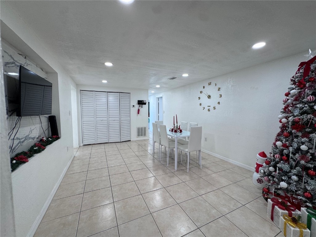 5212 Lahaina Drive Sarasota FL 34232 A4674005 image3