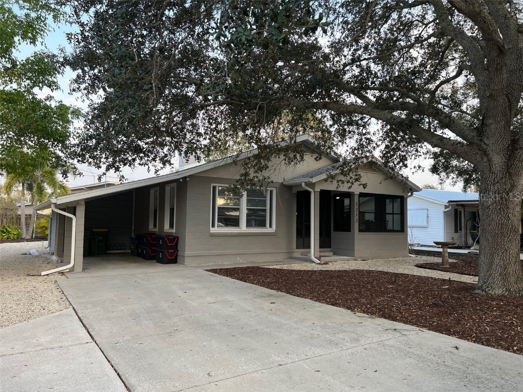 5212 Stevens Drive Sarasota FL 34234 A4592393 image1