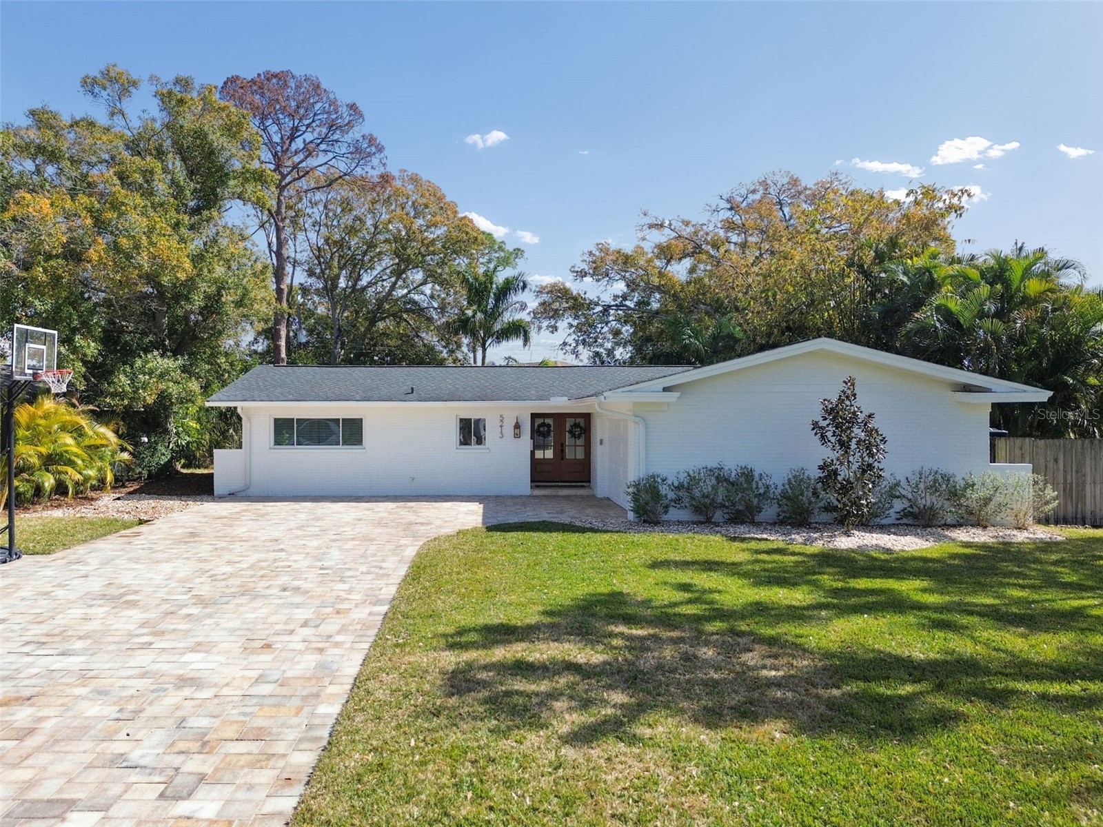 5213 Venetian Boulevard NE Saint Petersburg FL 33703 TB8475045 image1