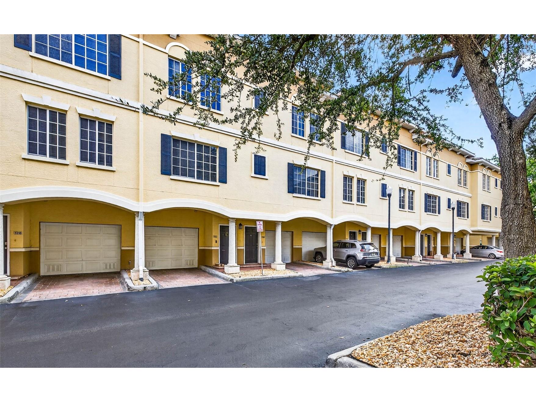 5214 Hampton Beach Place Tampa FL 33609 TB8421028 image2