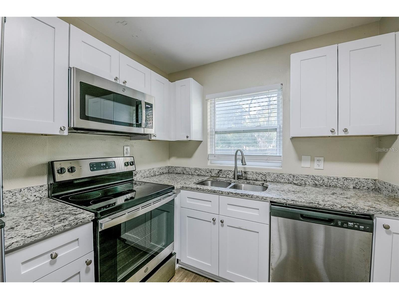 5214 Montague Place Orlando FL 32808 O6392559 image8