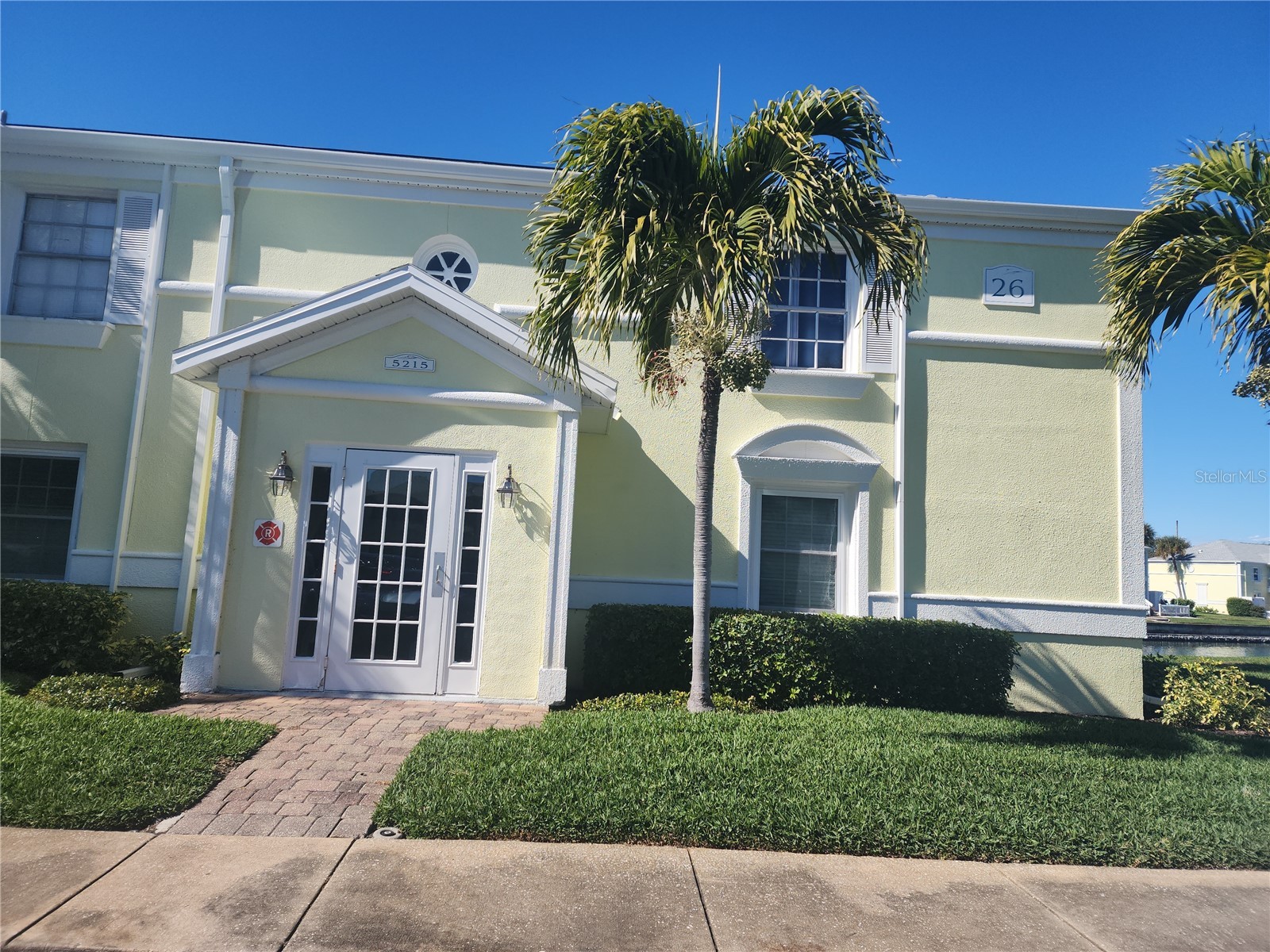 5215 Coquina Key Drive SE #B Saint Petersburg FL 33705 TB8379477 image3