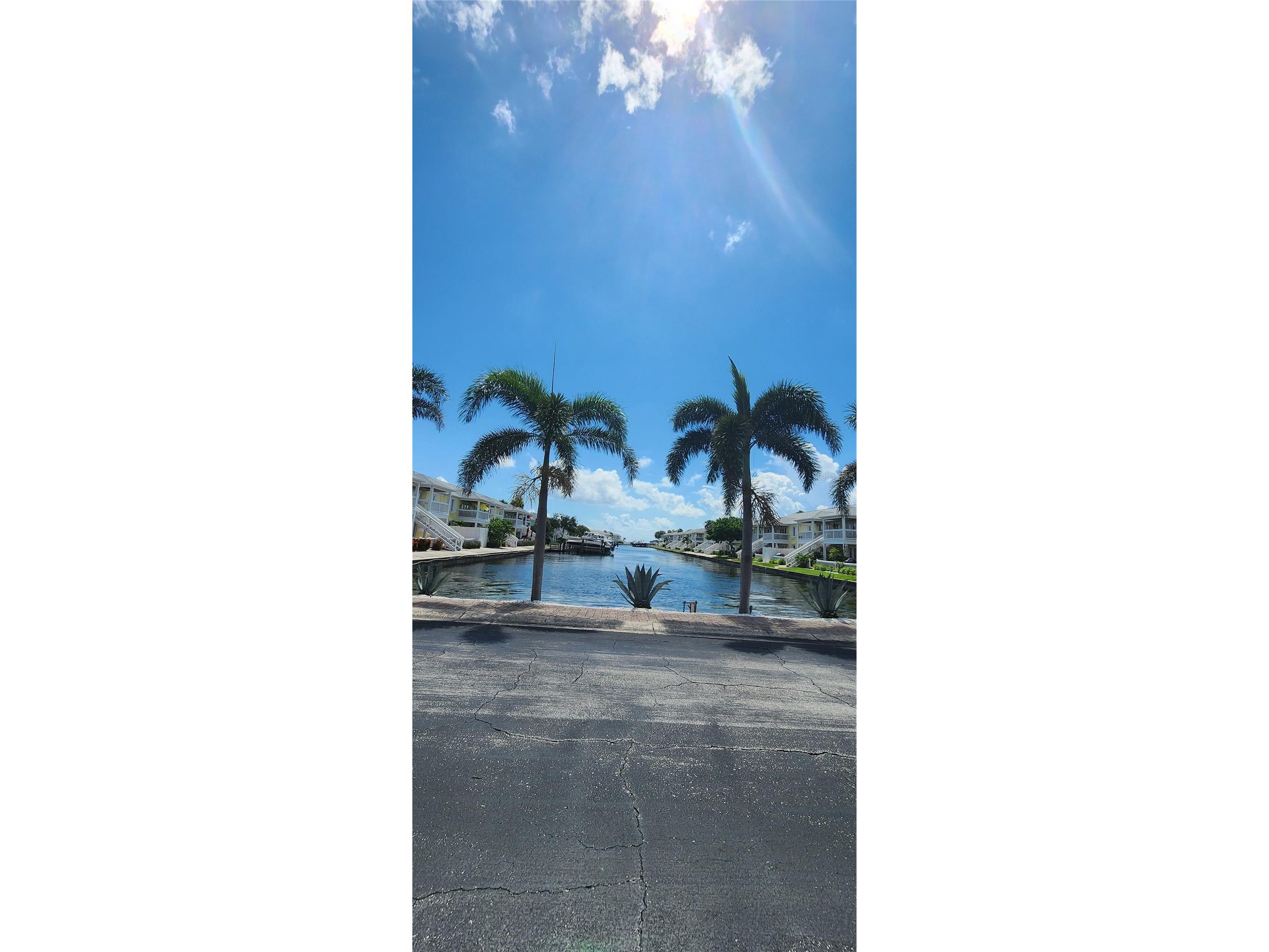 5215 Coquina Key Drive SE #B Saint Petersburg FL 33705 TB8379477 image33