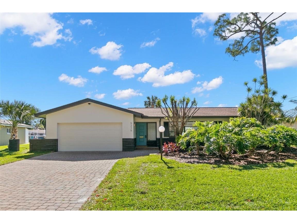 5215 Dover Street NE Saint Petersburg FL 33703 TB8342361 image1