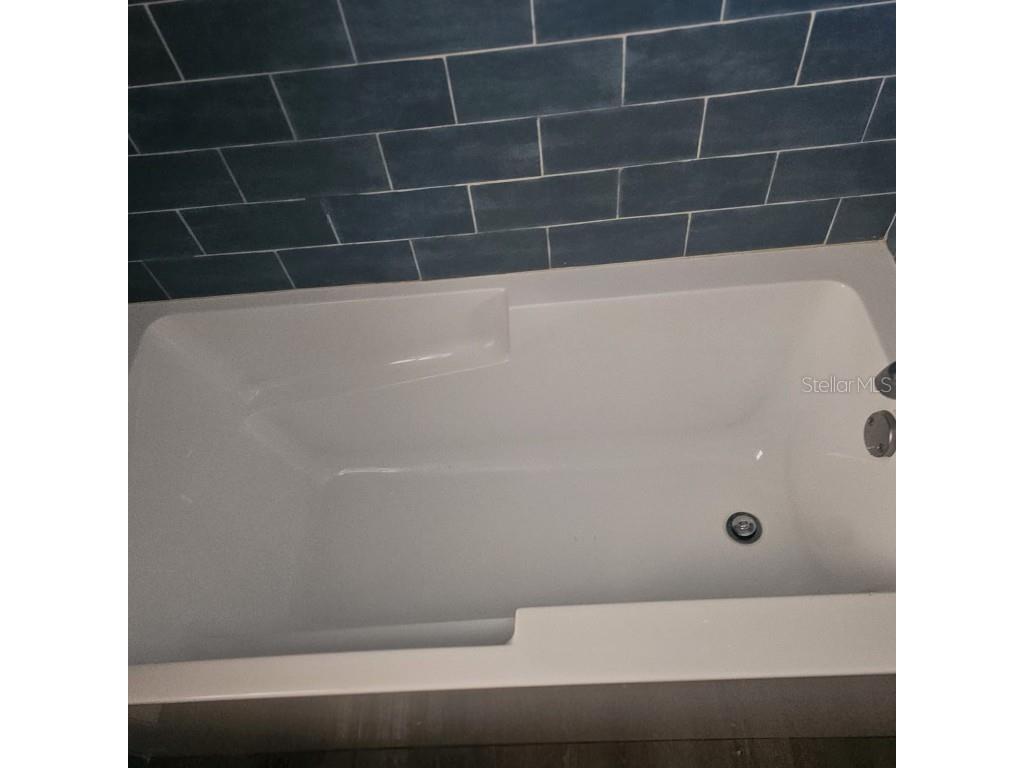 5215 E 17th Avenue Tampa FL 33619 TB8454932 image15