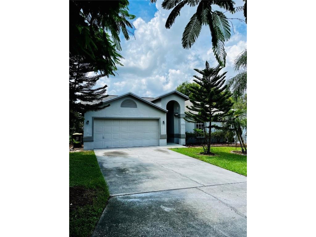 5215 Martinique Drive Lakeland FL 33812 L4945808 image1