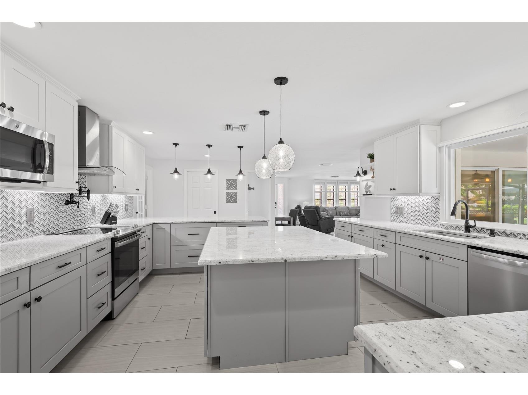 5215 Pelican Boulevard Cape Coral FL 33914 C7526731 image12