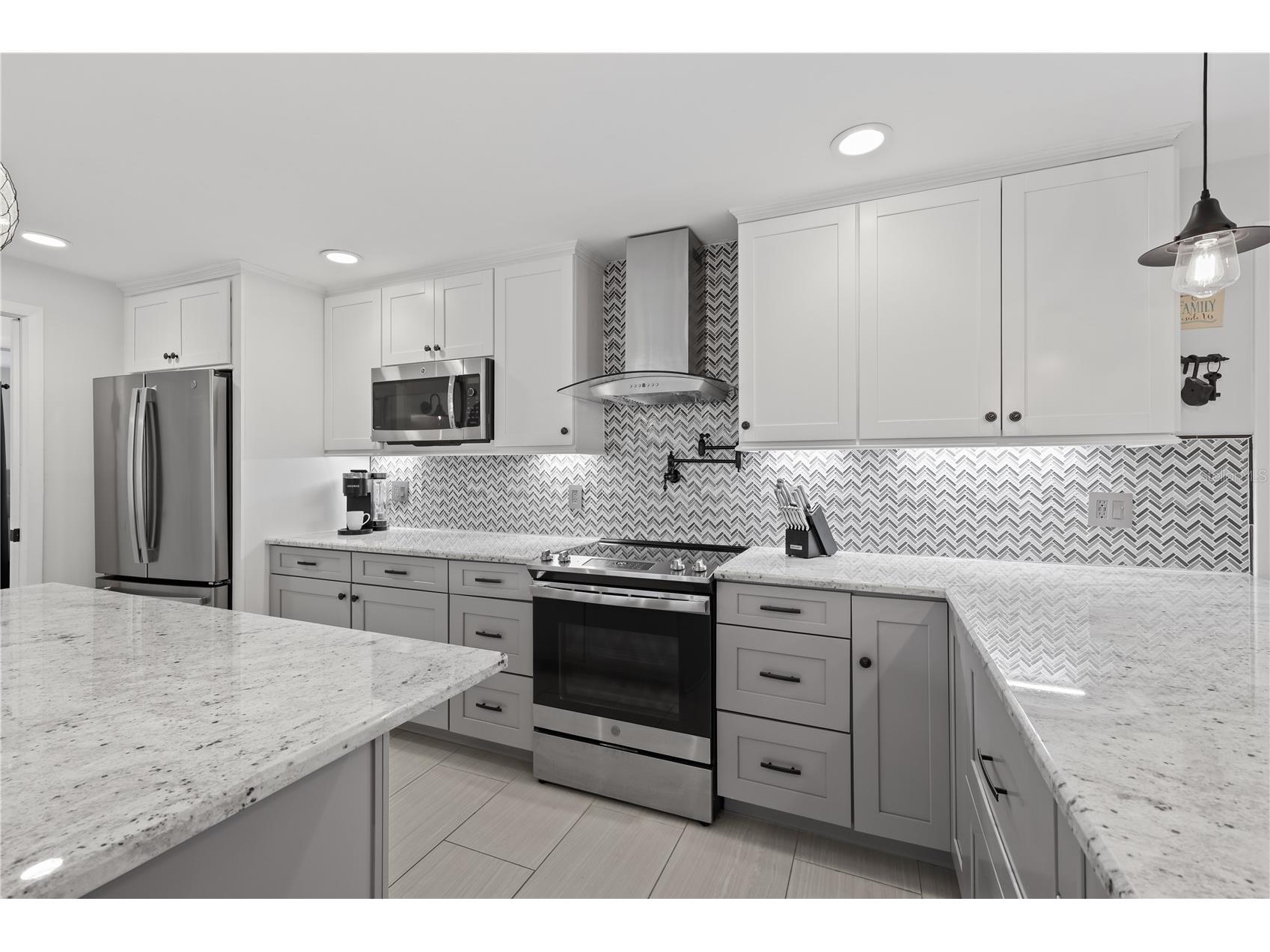 5215 Pelican Boulevard Cape Coral FL 33914 C7526731 image14
