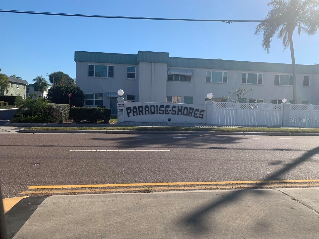 5216 81st Street N #6 Saint Petersburg FL 33709 U8190921 image1