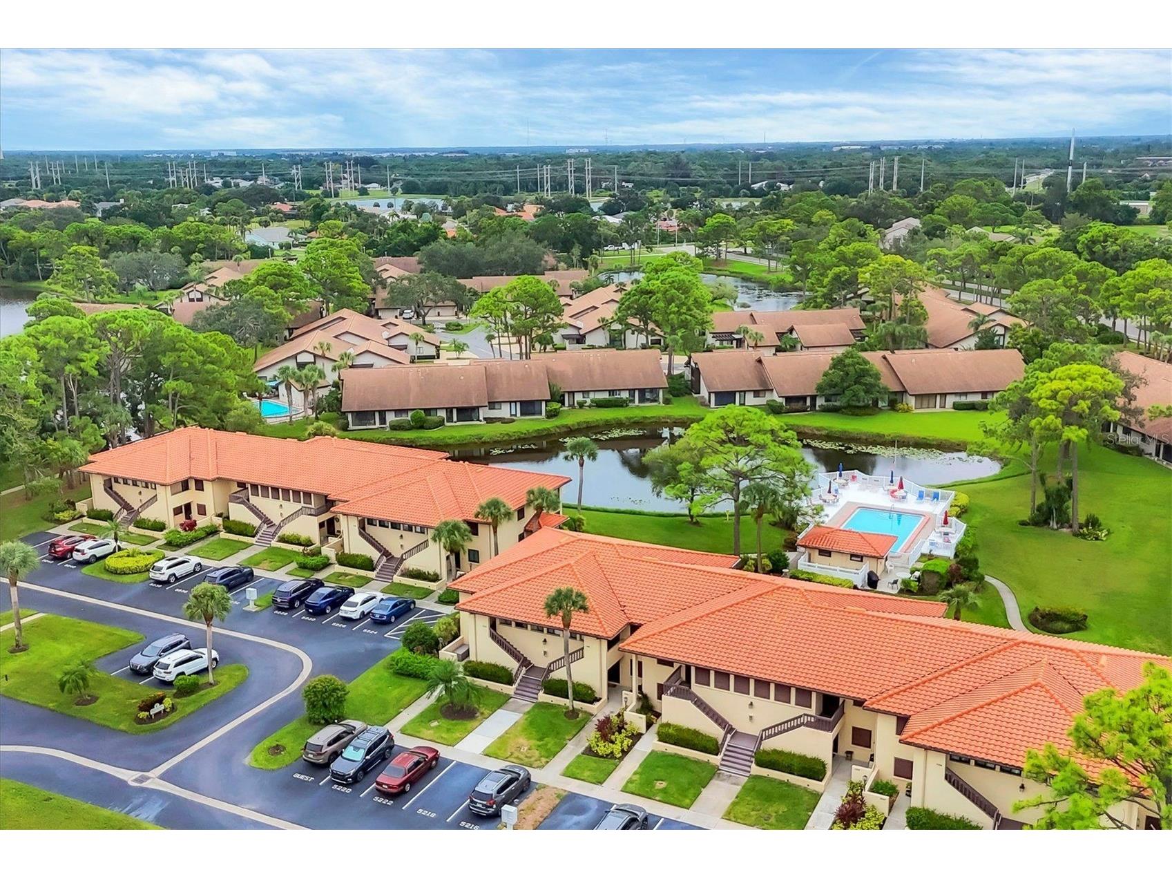 5216 Lake Village Drive #71 Sarasota FL 34235 A4664785 image1