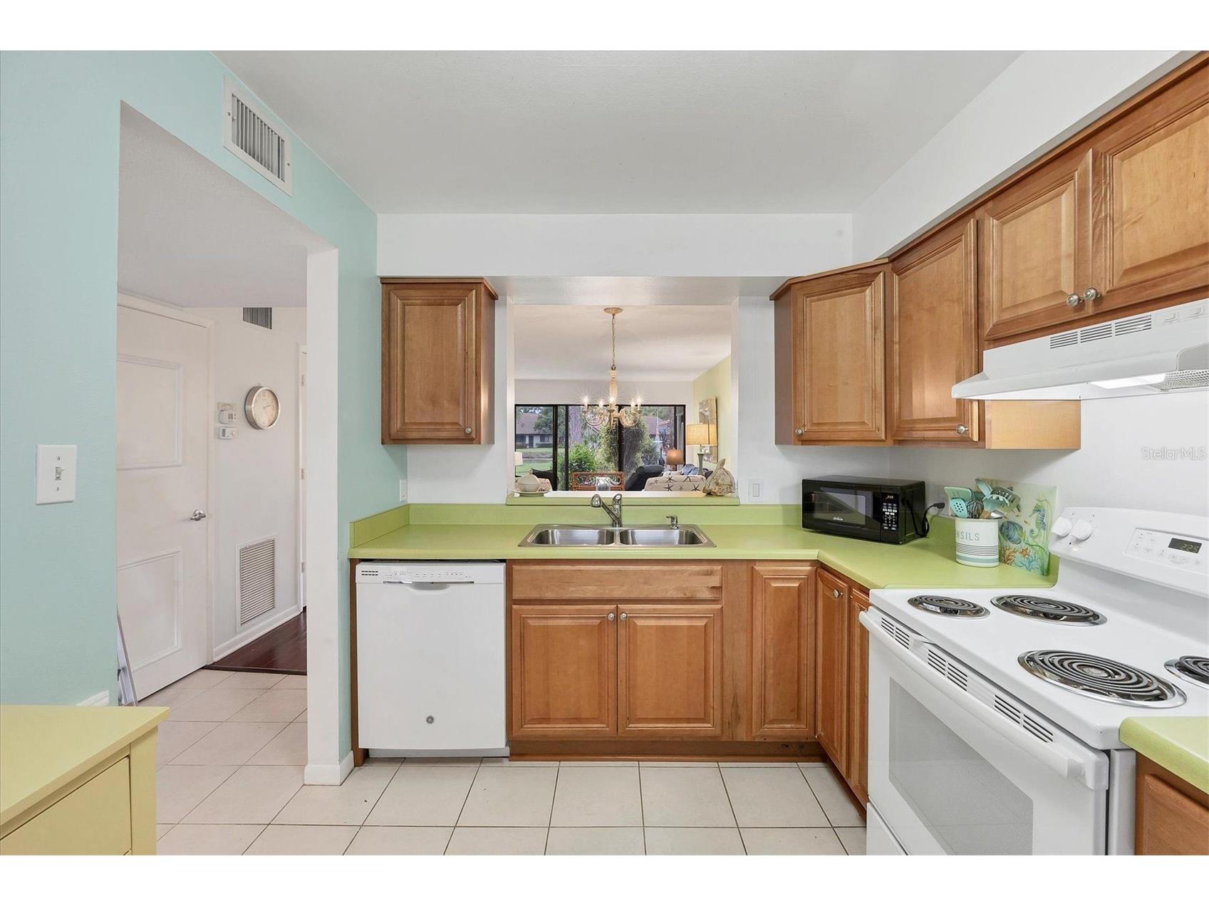 5216 Lake Village Drive #71 Sarasota FL 34235 A4664785 image13