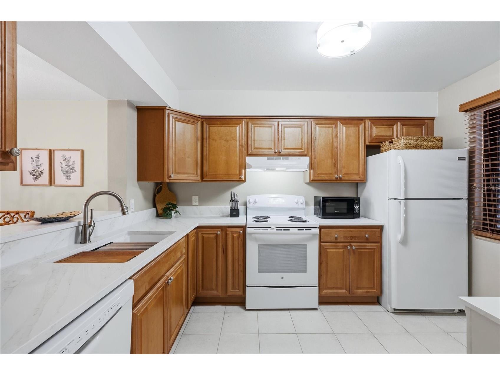 5216 Lake Village Drive #71 Sarasota FL 34235 A4664785 image78