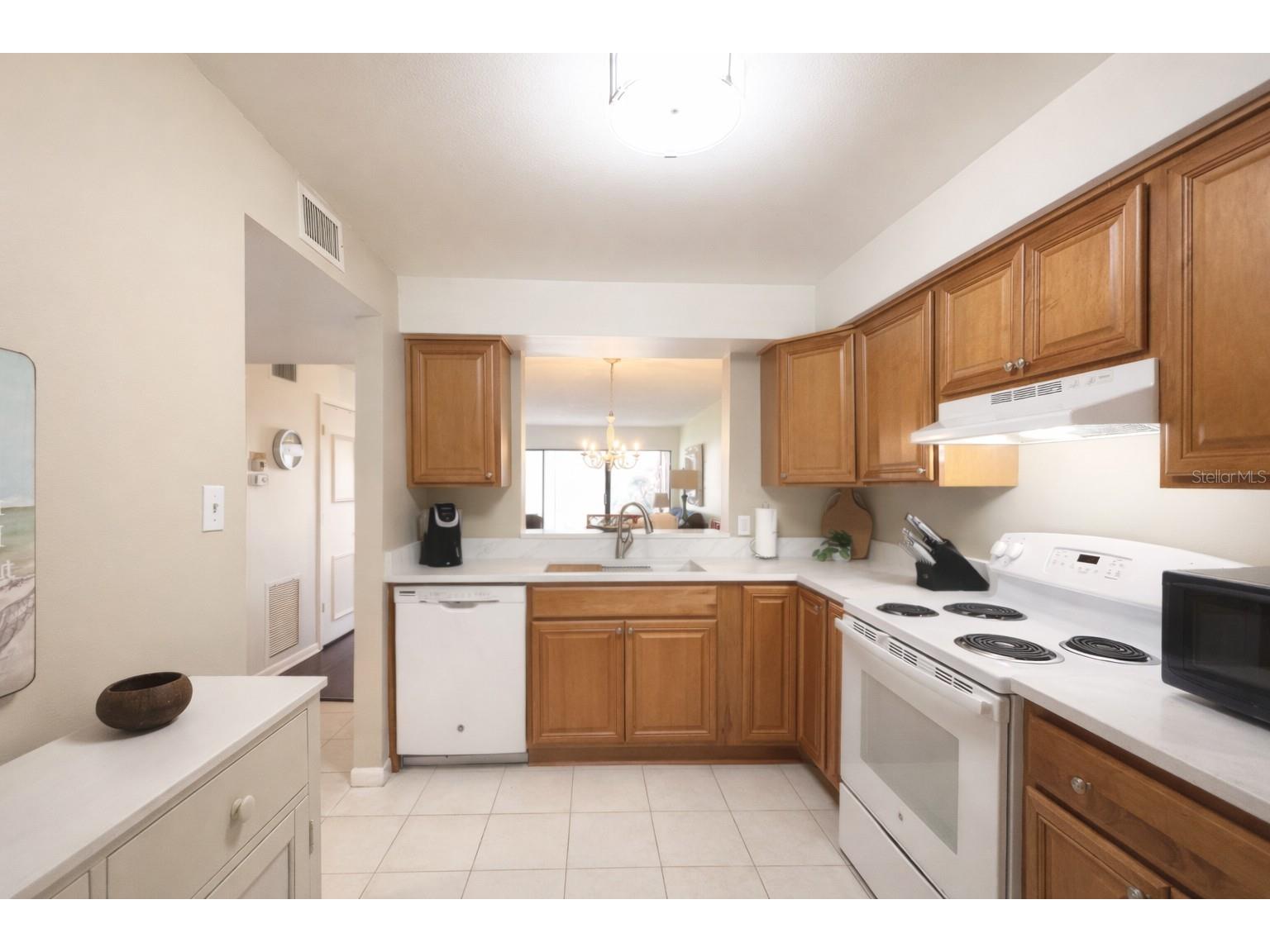 5216 Lake Village Drive #71 Sarasota FL 34235 A4664785 image82