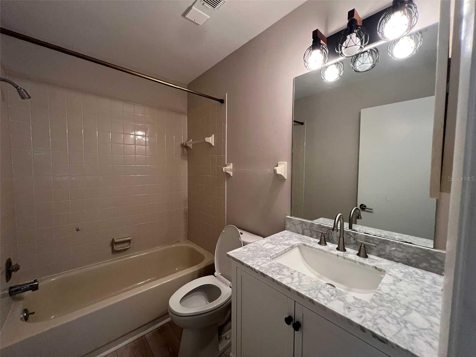 5216 Willow Links #82 Sarasota FL 34235 A4684221 image10