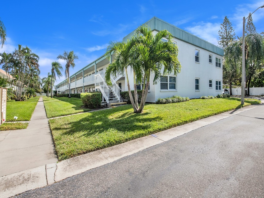 5217 81st Street N #16 Saint Petersburg FL 33709 U8219719 image1