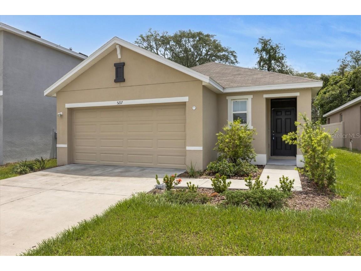 5217 Hillside Meadow Place Tampa FL 33610 D6130908 image1