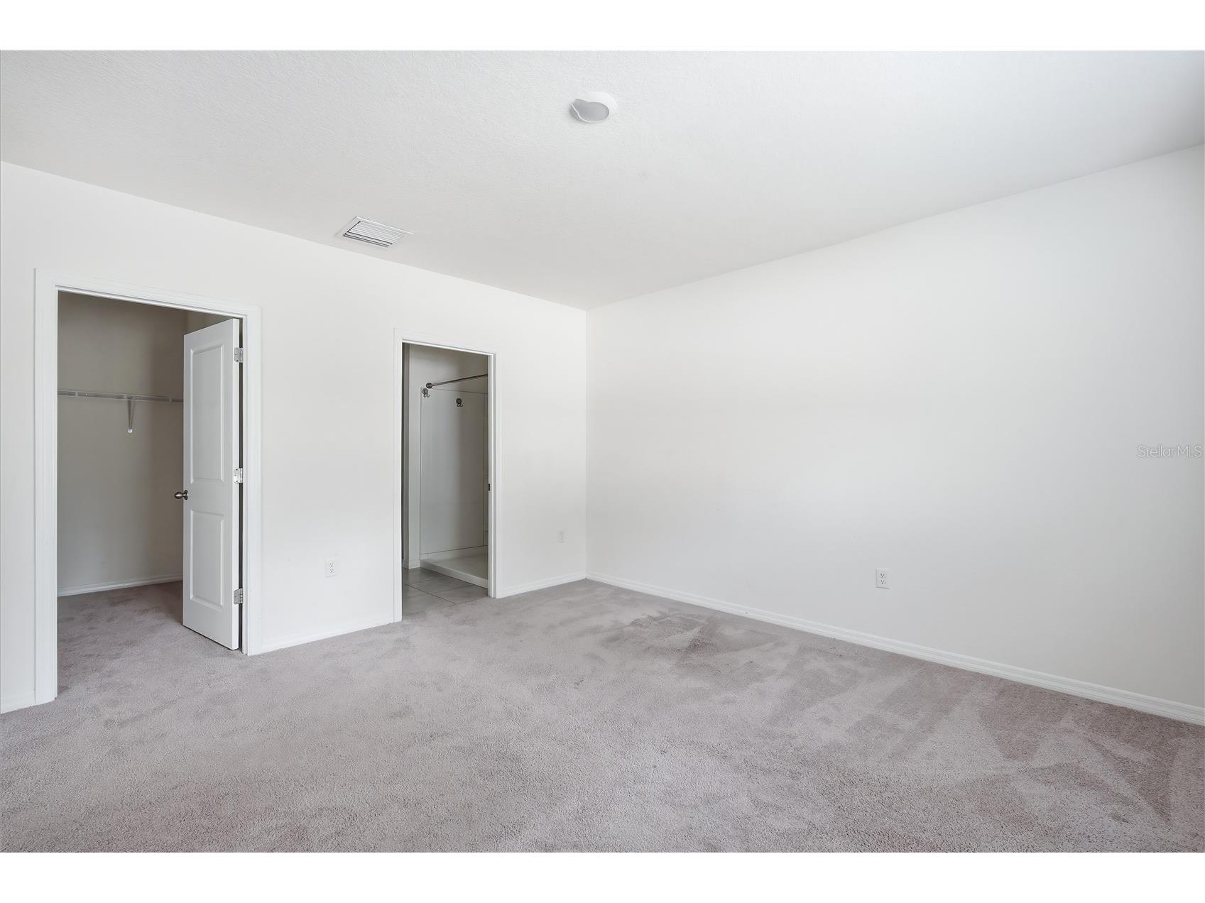 5217 Hillside Meadow Place Tampa FL 33610 TB8497556 image15