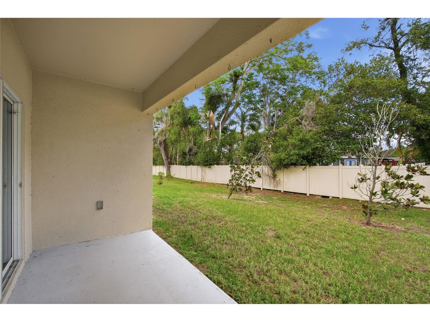 5217 Hillside Meadow Place Tampa FL 33610 TB8497556 image24