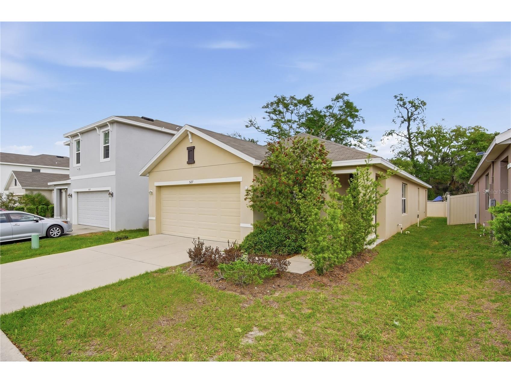 5217 Hillside Meadow Place Tampa FL 33610 TB8497556 image3