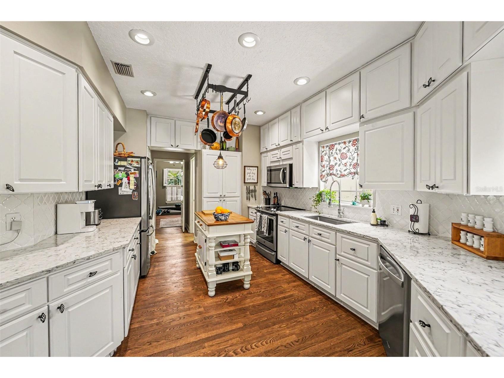 5217 S Crescent Dr Tampa FL 33611 TB8526512 image11
