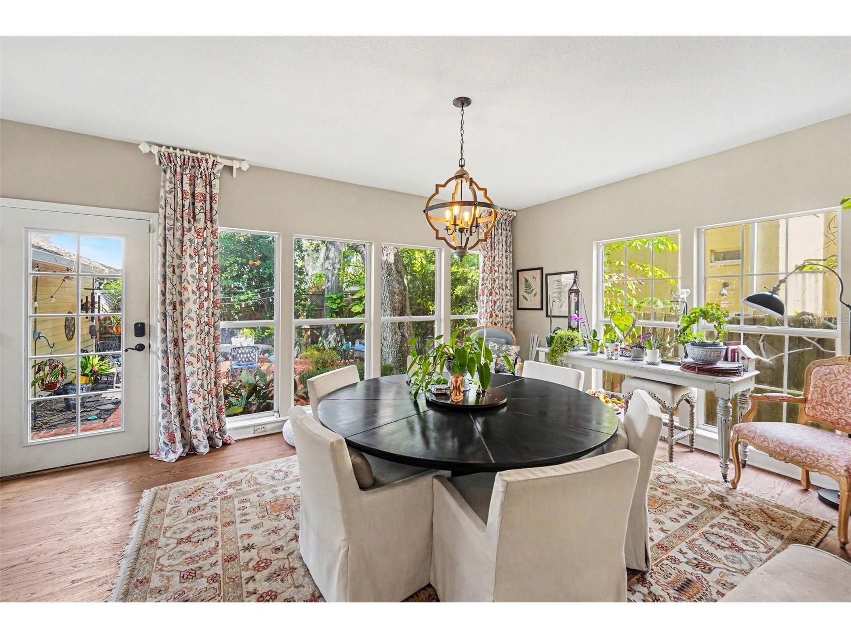 5217 S Crescent Dr Tampa FL 33611 TB8526512 image4