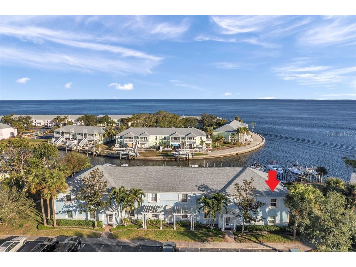 5218 Beach Drive SE #D Saint Petersburg FL 33705 - TAMPA BAY TB8327516 image1