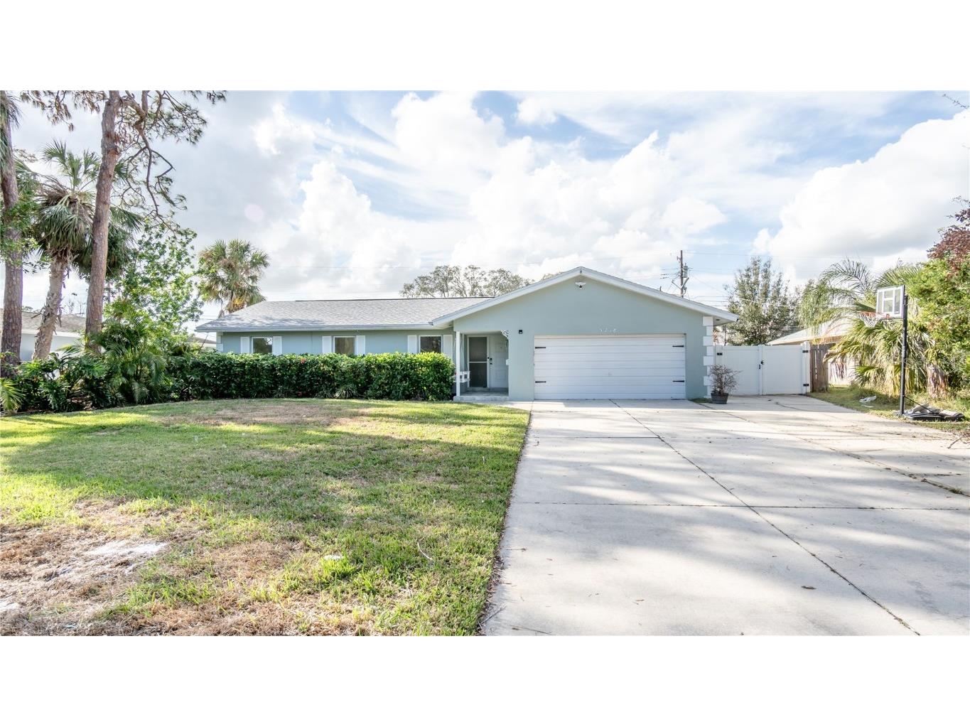 5218 Venetian Boulevard NE Saint Petersburg FL 33703 TB8324777 image1