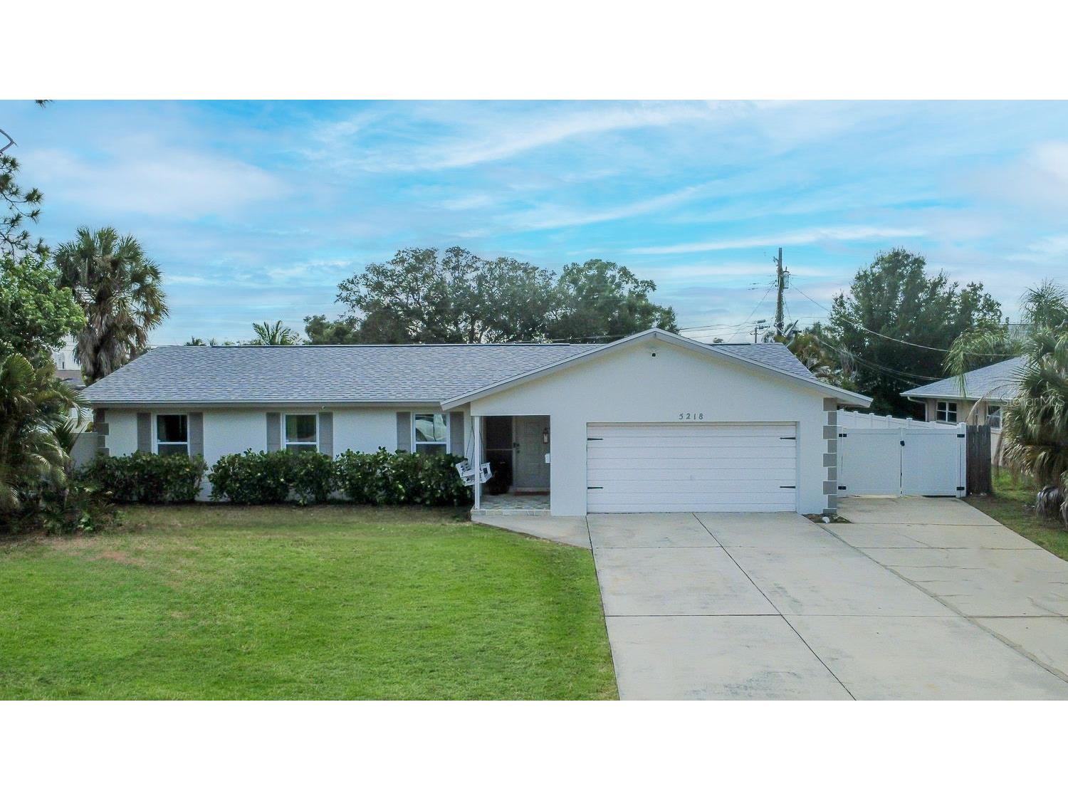 5218 Venetian Boulevard NE Saint Petersburg FL 33703 TB8521073 image1