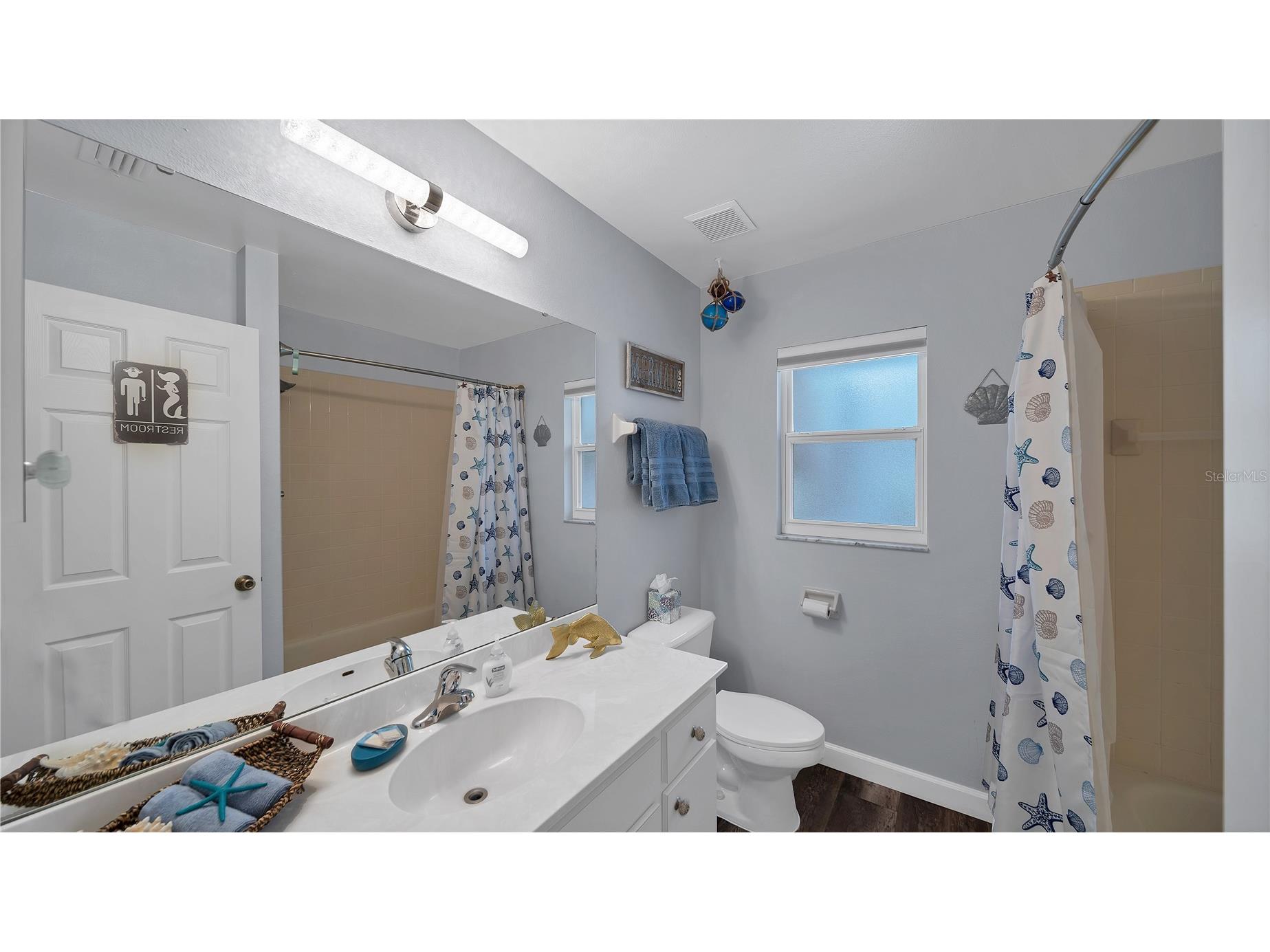 5219 Inverness Drive Sarasota FL 34243 A4689313 image17