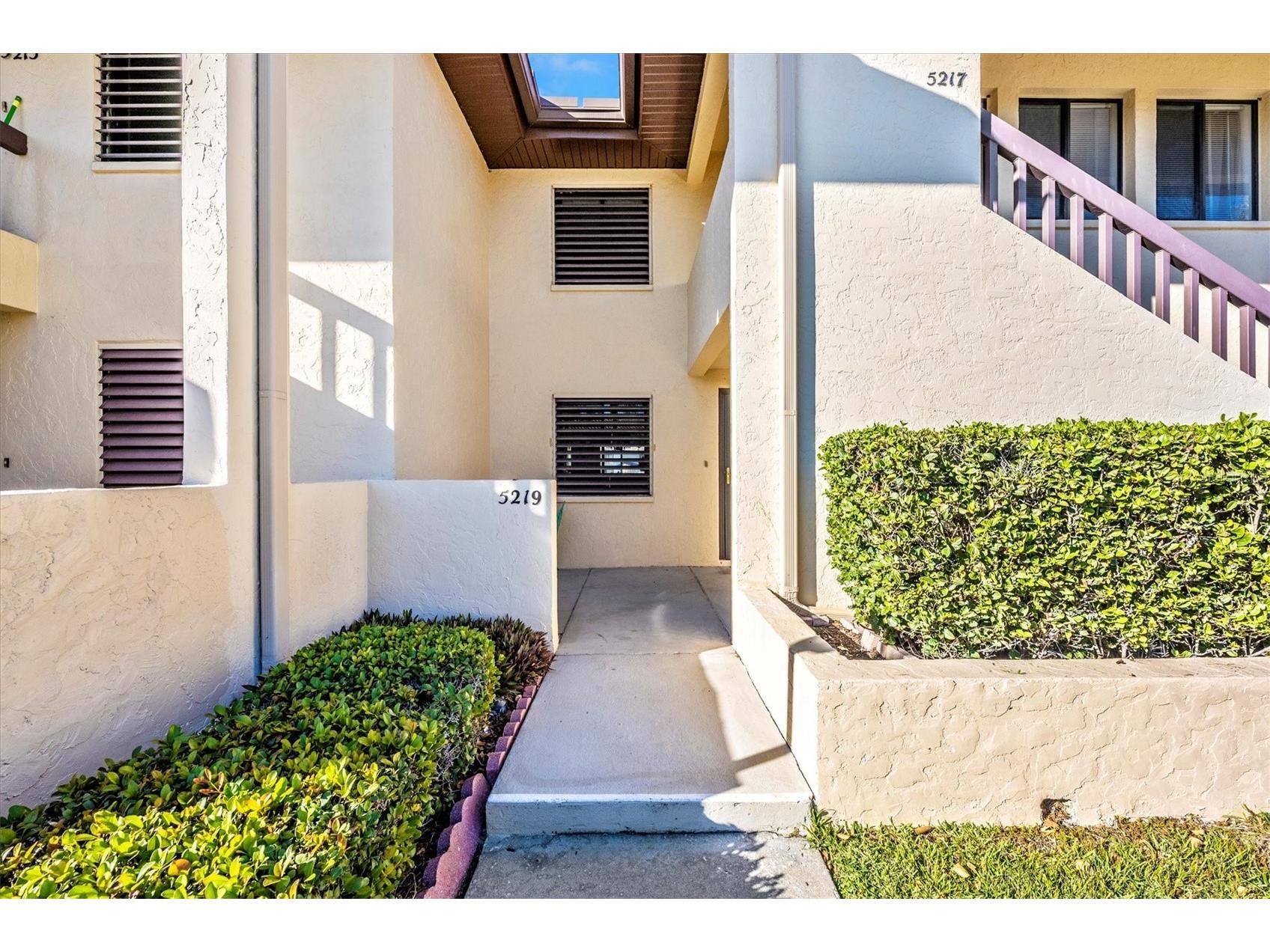 5219 Lake Village Drive #21 Sarasota FL 34235 A4677696 image1