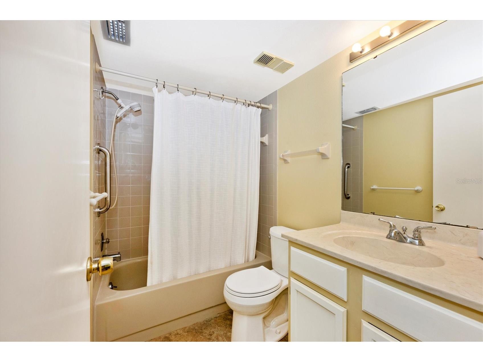 5219 Lake Village Drive #21 Sarasota FL 34235 A4677696 image32