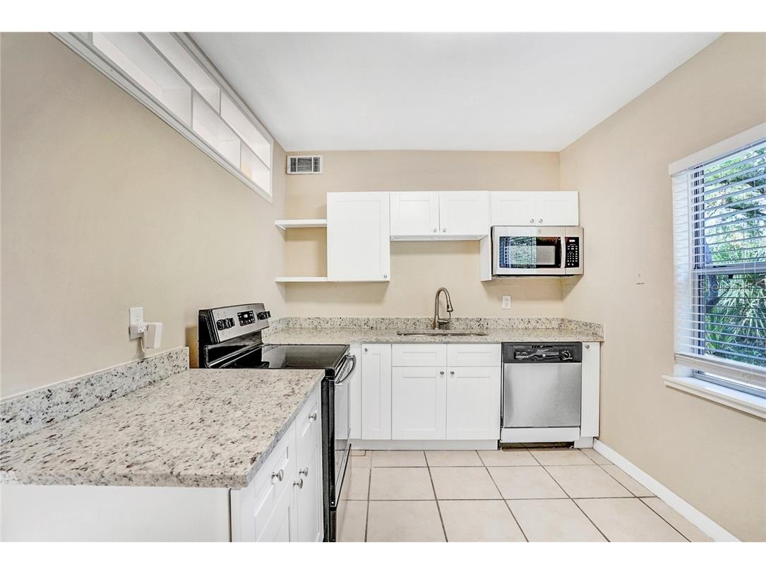 5219 Montague Place Orlando FL 32808 O5829109 image4