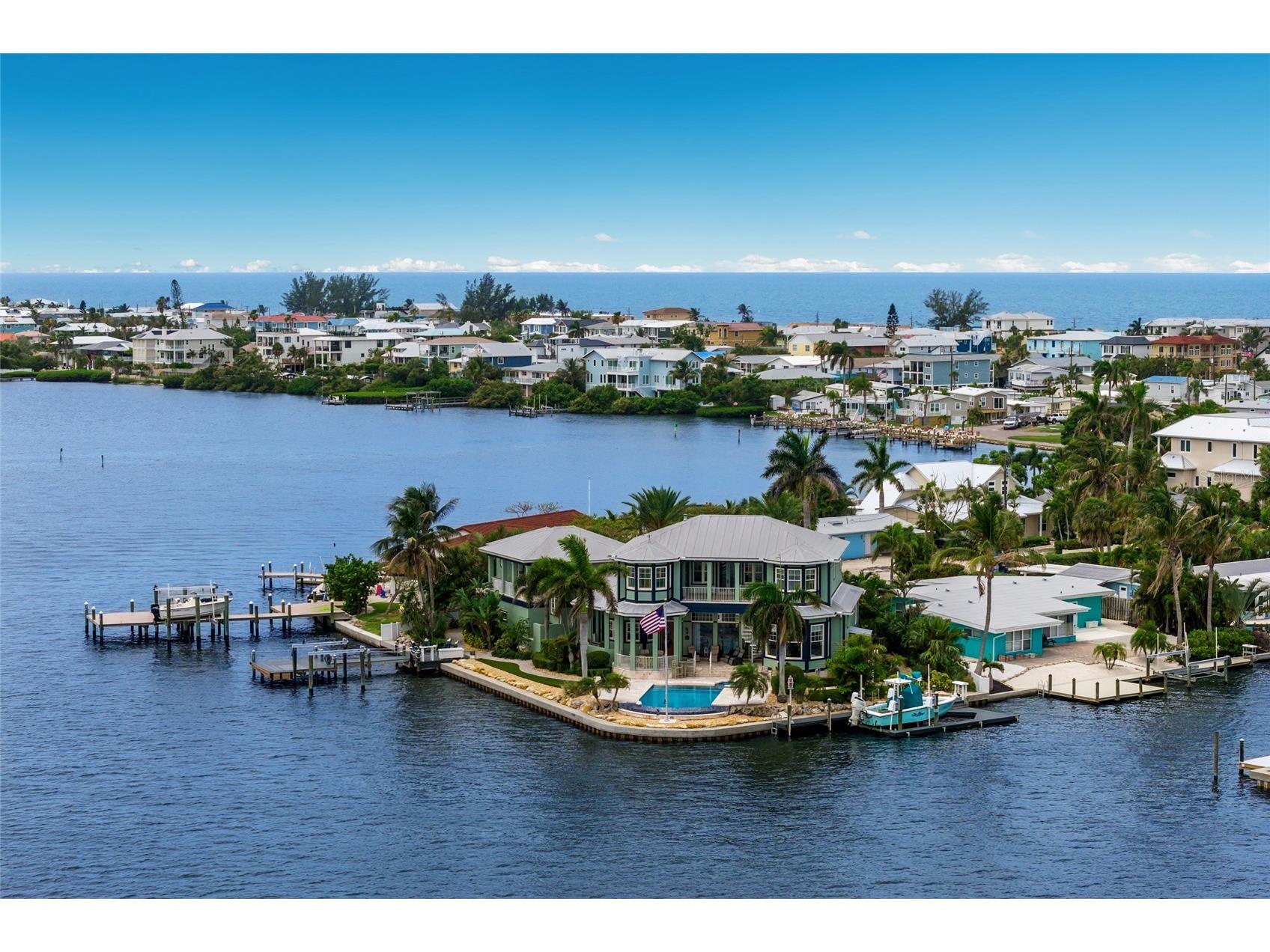 522 Bayview Drive Bradenton Beach FL 34217 A4695861 image3