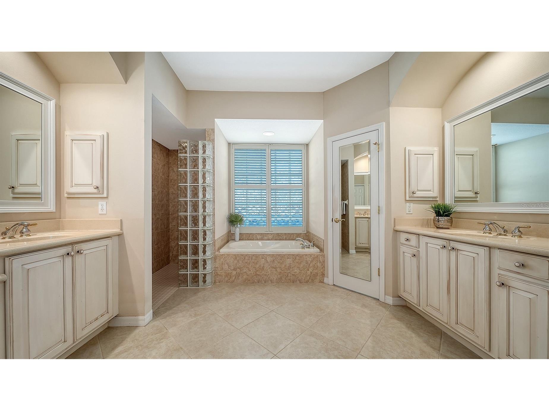 522 Luminary Boulevard Osprey FL 34229 A4676528 image27