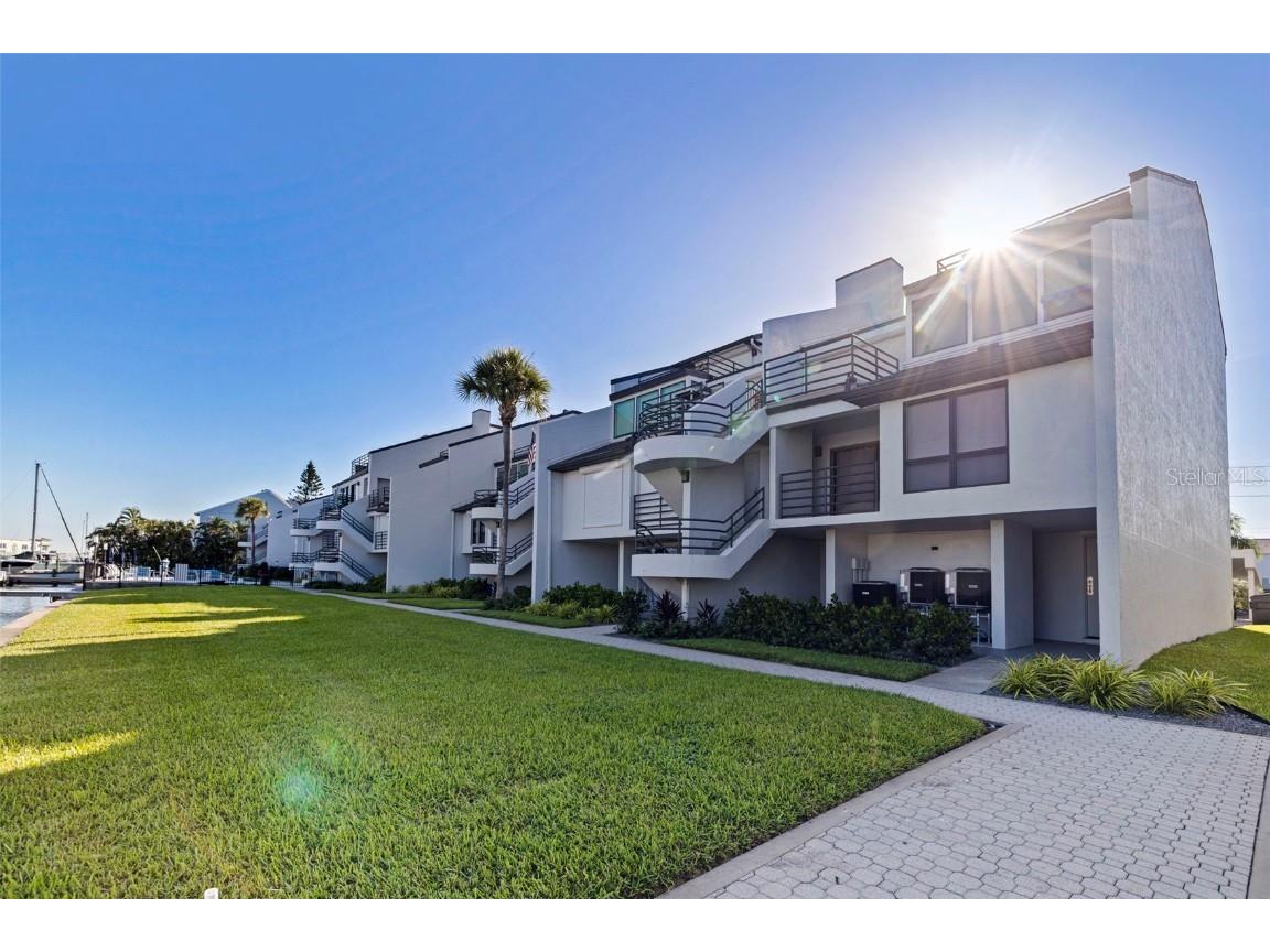 522 Pinellas Bayway S #107 Saint Petersburg FL 33715 TB8429128 image41