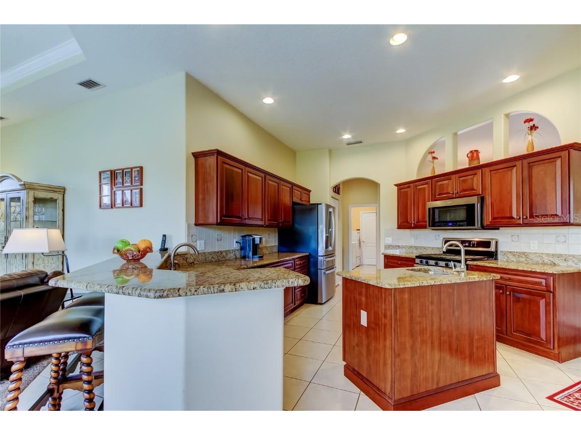 522 Planters Manor Way Bradenton FL 34212 TB8374980 image10