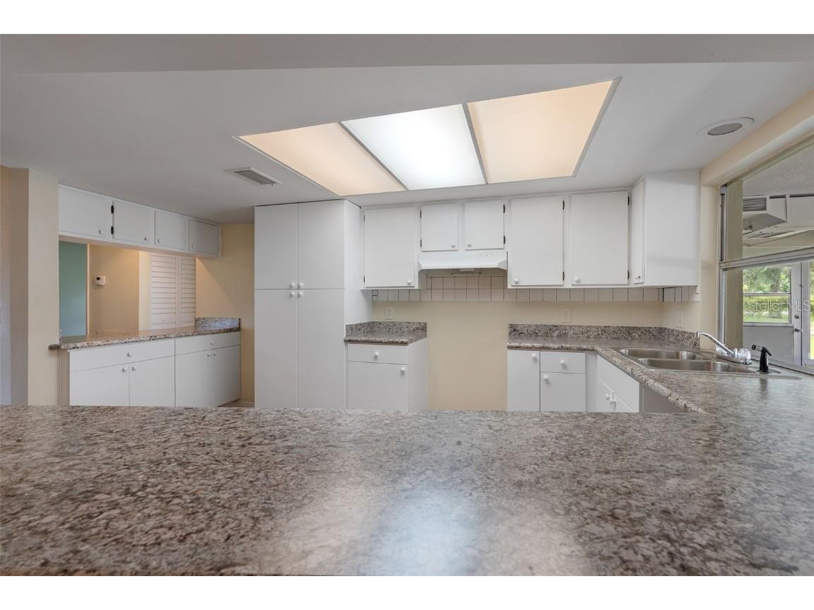 522 SE Paradise Point Road Crystal River FL 34429 OM708385 image20