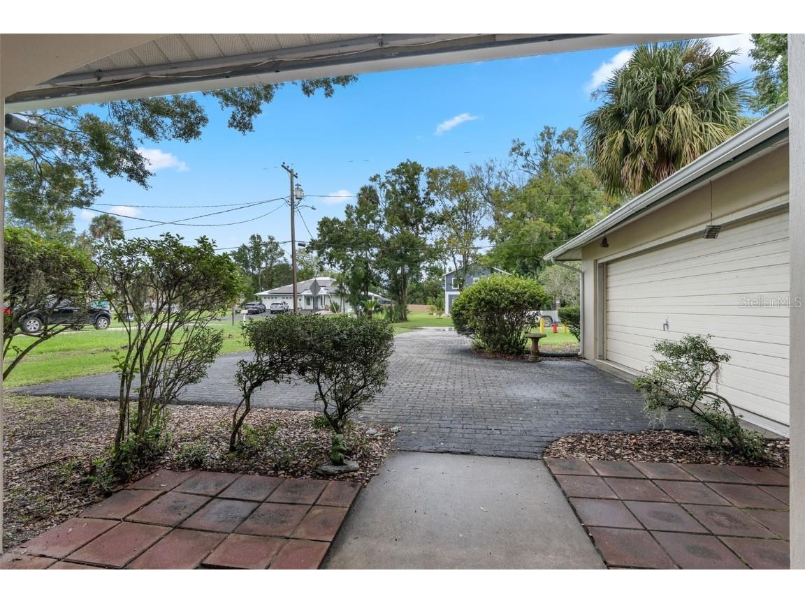 522 SE Paradise Point Road Crystal River FL 34429 OM708385 image9