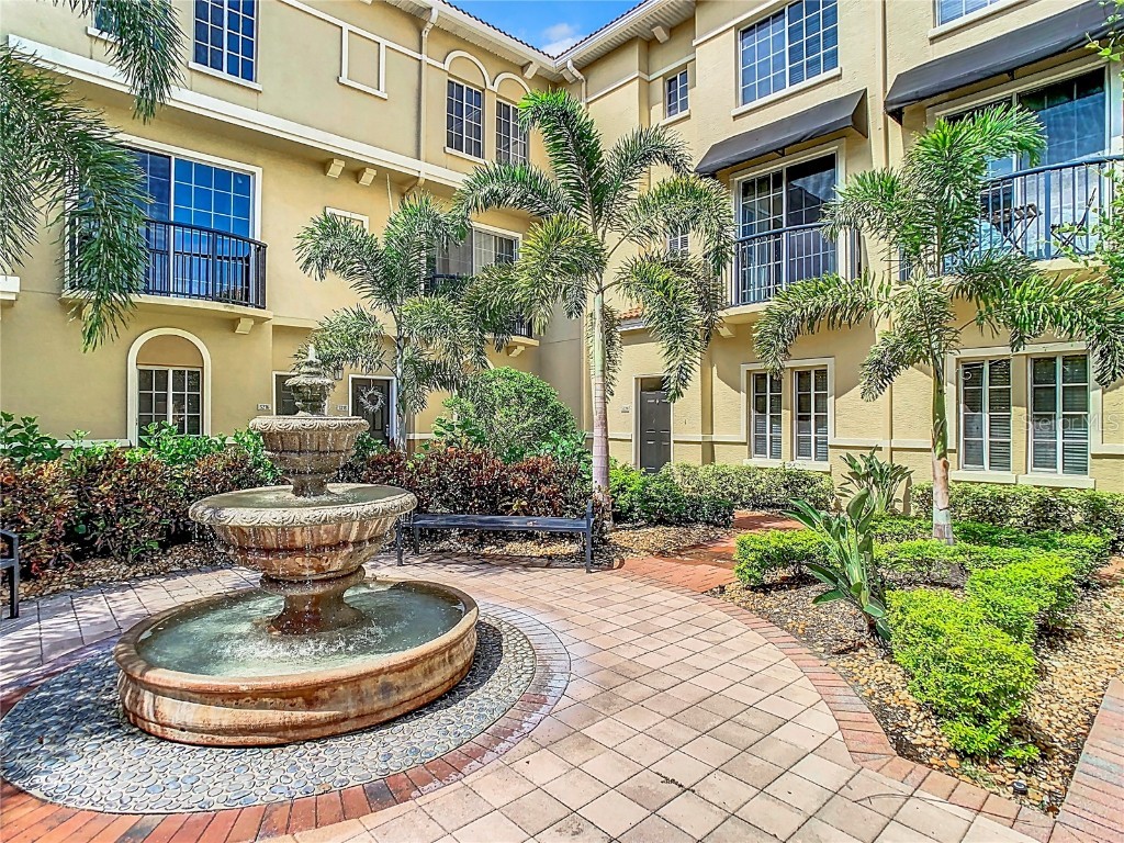 5220 Beach Breeze Court #5220 Tampa FL 33609 T3545271 image1