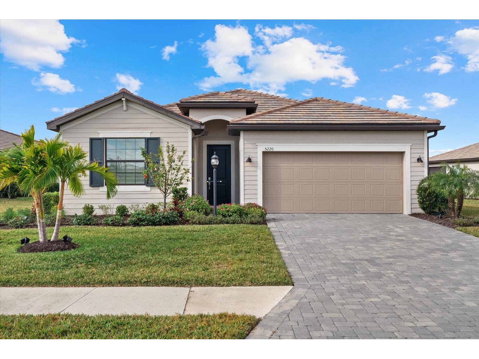 5220 Blue Crush Street Bradenton FL 34211 A4682763 image1