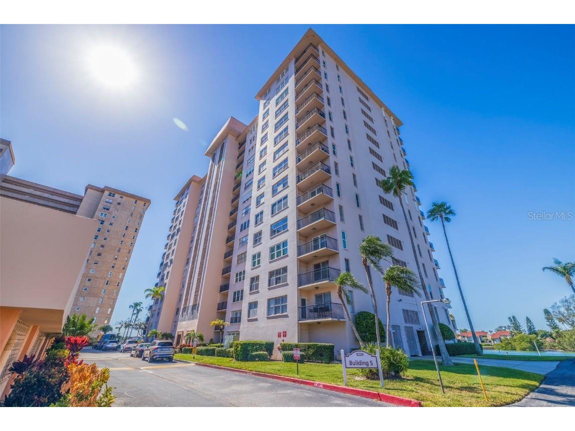5220 Brittany Drive S #1107 Saint Petersburg FL 33715 - BOCA CIEGA BAY U8250827 image1