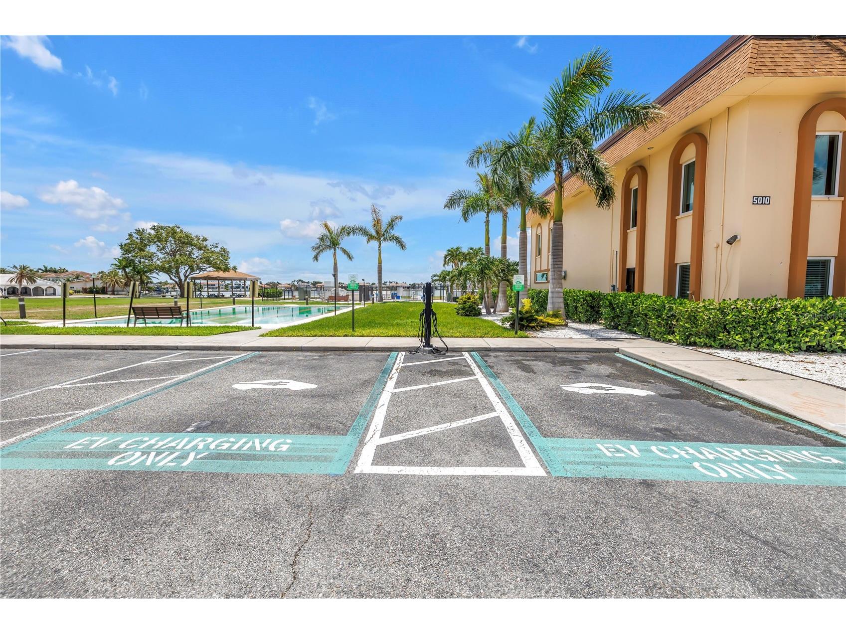 5220 Brittany Drive S #1510 Saint Petersburg FL 33715 TB8460563 image78