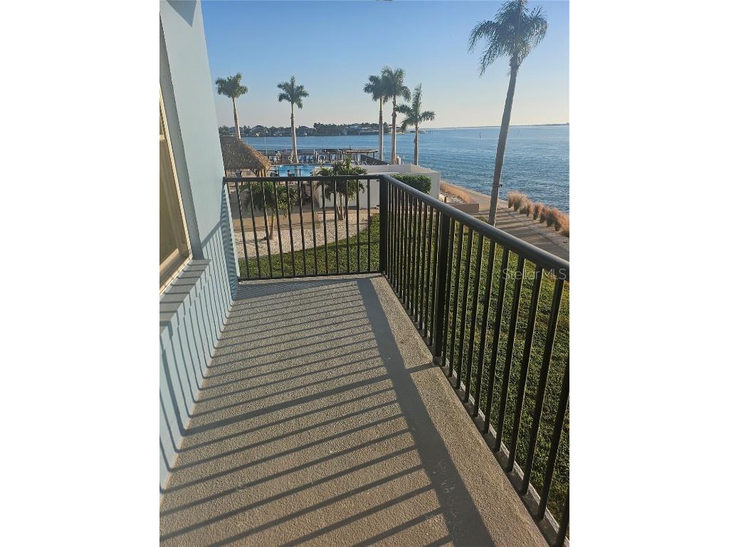 5220 Brittany Drive S #202 Saint Petersburg FL 33715 TB8449816 image3