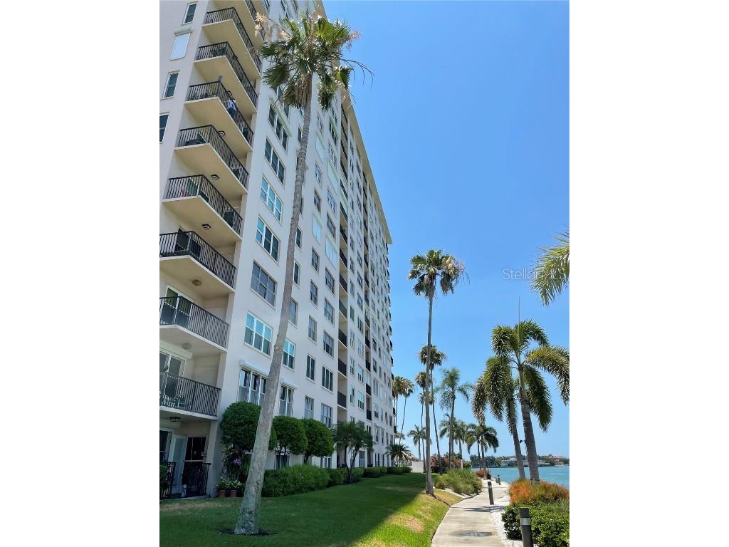 5220 Brittany Drive S #502 Saint Petersburg FL 33715 - BOCA CIEGA BAY U8216737 image1
