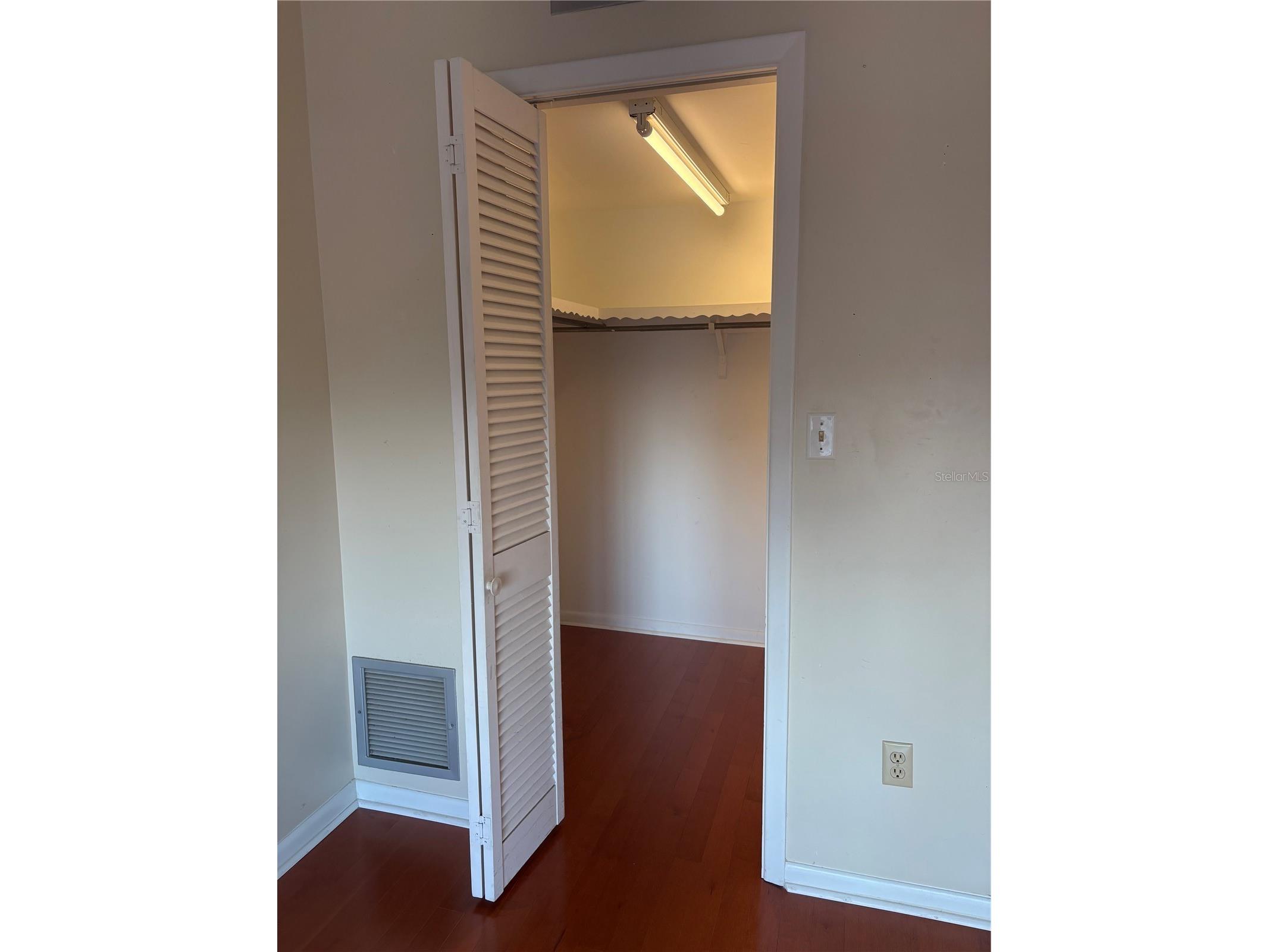 5220 Brittany Drive S #803 Saint Petersburg FL 33715 - TAMPA BAY TB8482521 image24