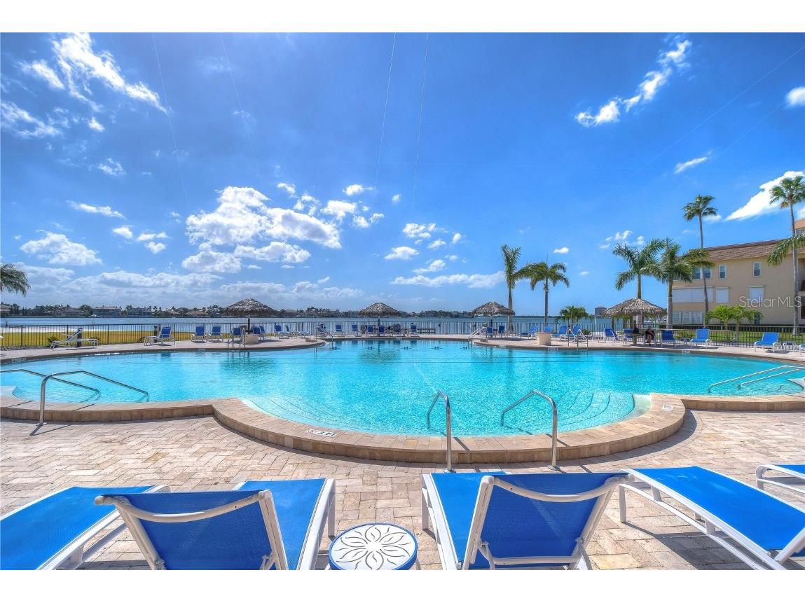 5220 Brittany Drive S #807 Saint Petersburg FL 33715 TB8357489 image1